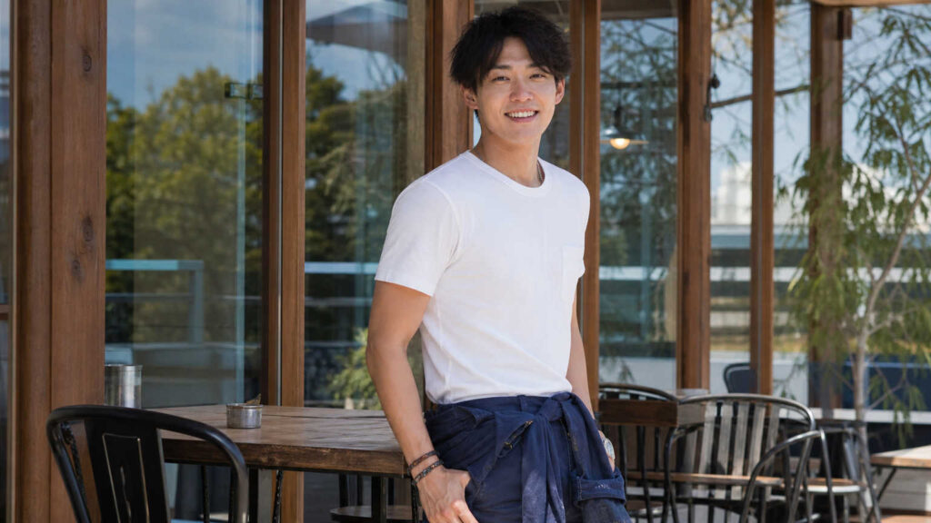 つなぎ作業服をさらにおしゃれに見せるコーデのコツ